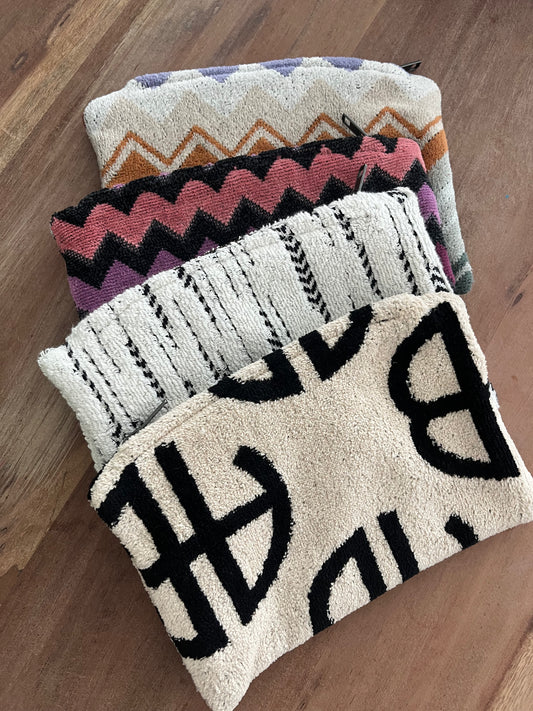 The Petite Pouch