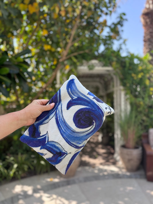 The Dolce Pouch